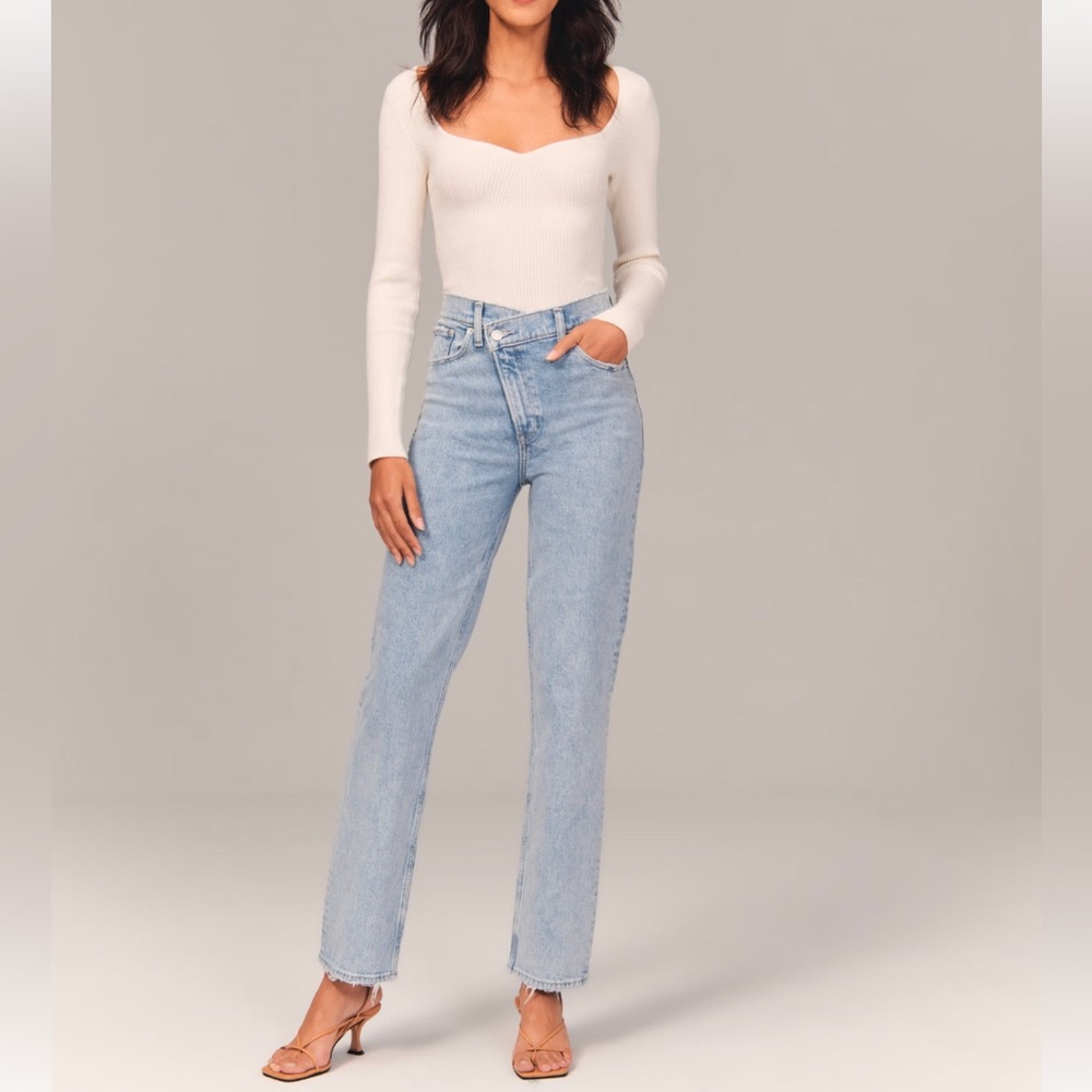 The 90’s Straight Ultra High Rise Black Jeans